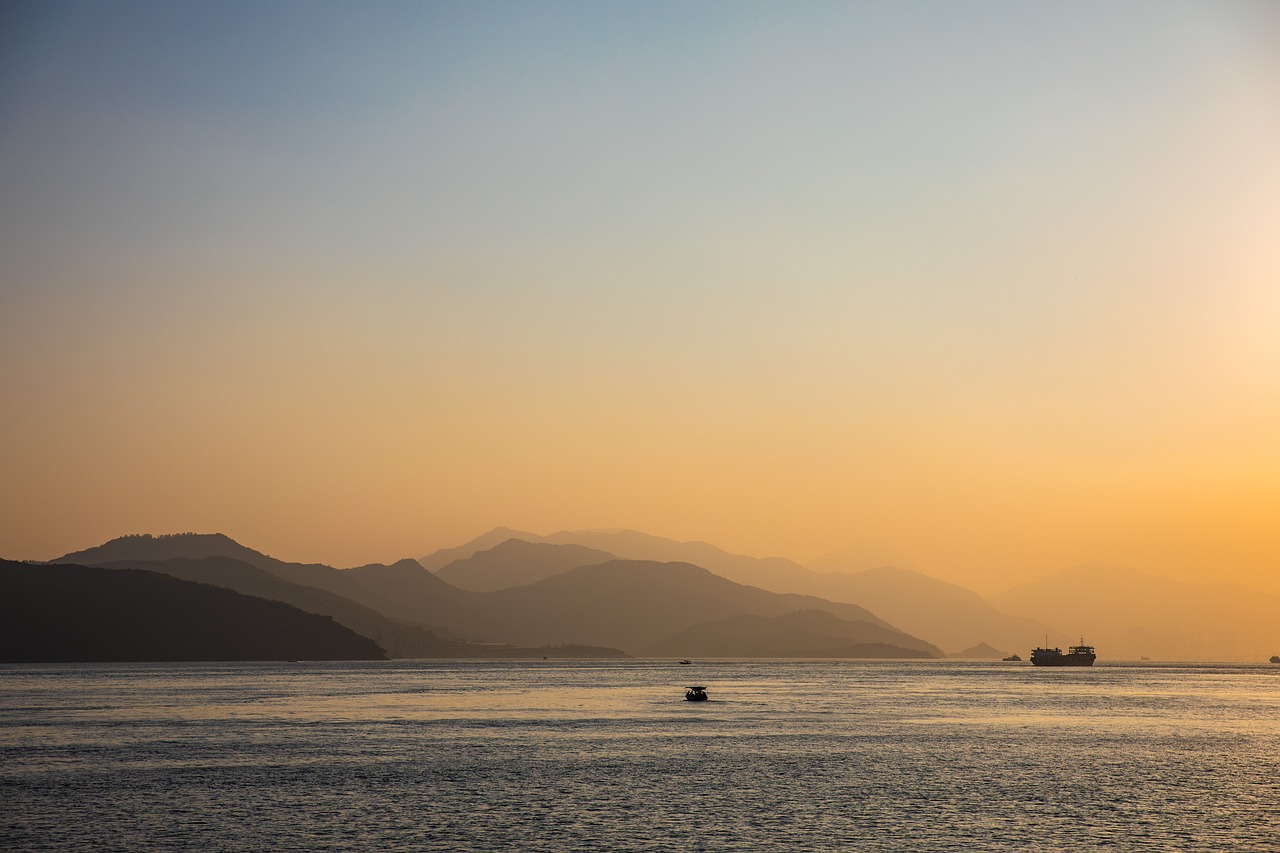 ocean_6603265_1280.jpg